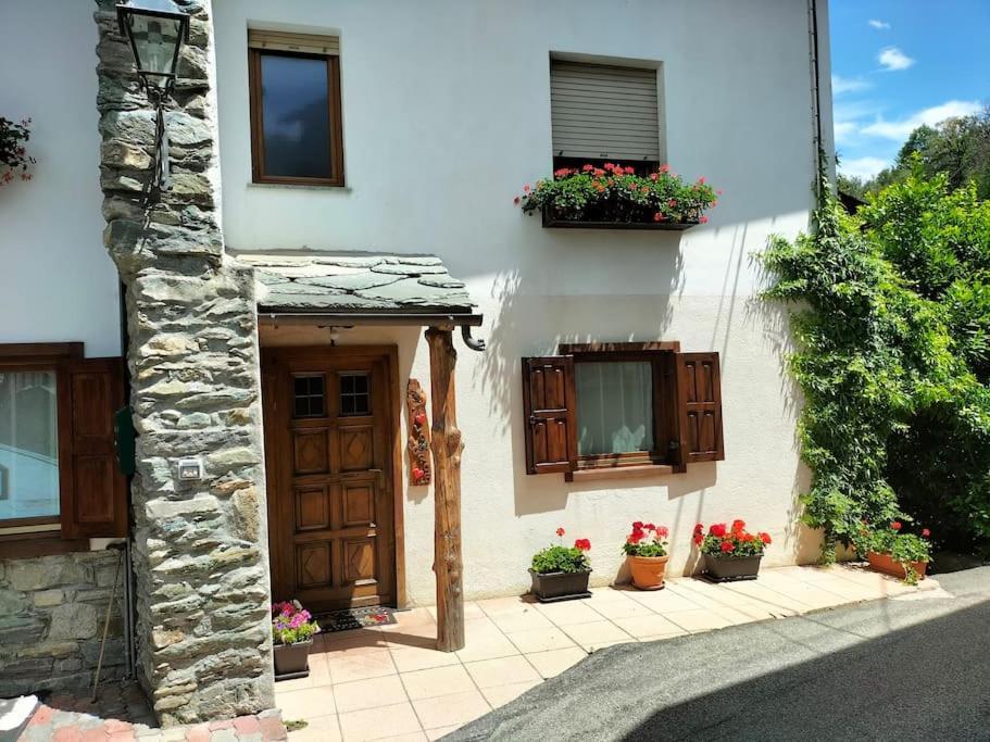 Appartamento Di Montagna Lo Grop Chambave エクステリア 写真