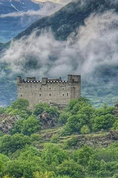 Appartamento Di Montagna Lo Grop Chambave エクステリア 写真