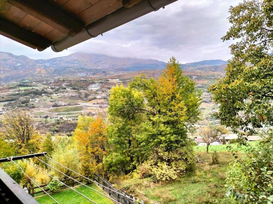 Appartamento Di Montagna Lo Grop Chambave エクステリア 写真