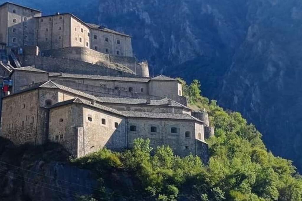 Appartamento Di Montagna Lo Grop Chambave エクステリア 写真